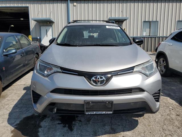 Photo 4 VIN: 2T3BFREV3GW446942 - TOYOTA RAV4 LE 