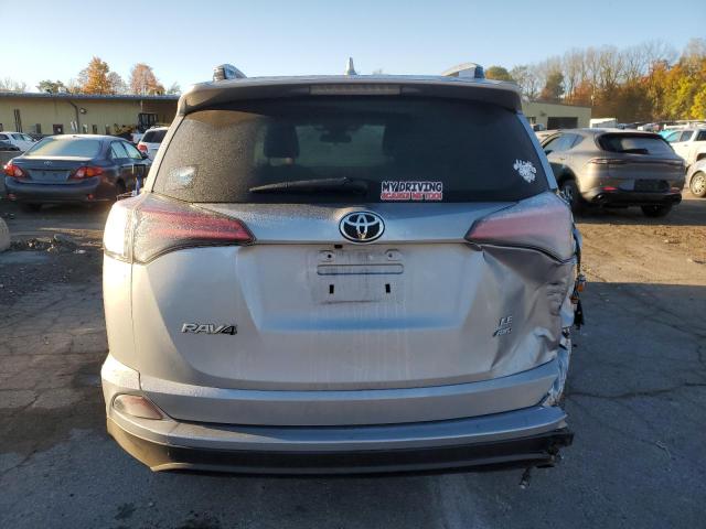 Photo 5 VIN: 2T3BFREV3JW711589 - TOYOTA RAV4 LE 