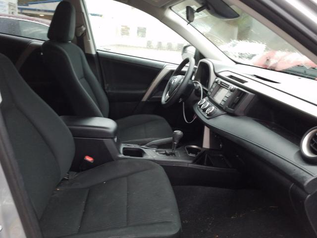 Photo 4 VIN: 2T3BFREV3JW775812 - TOYOTA RAV4 LE 