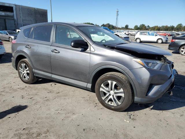 Photo 3 VIN: 2T3BFREV3JW856339 - TOYOTA RAV4 LE 