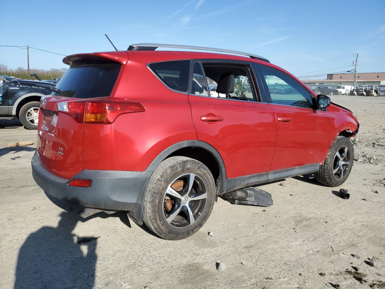 Photo 2 VIN: 2T3BFREV4FW352549 - TOYOTA RAV 4 