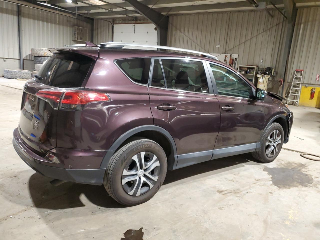 Photo 2 VIN: 2T3BFREV4GW527772 - TOYOTA RAV 4 