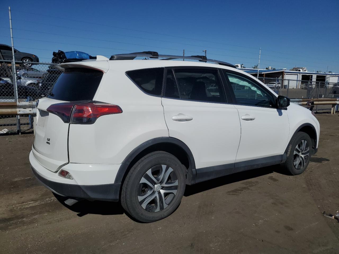 Photo 2 VIN: 2T3BFREV4HW569523 - TOYOTA RAV 4 