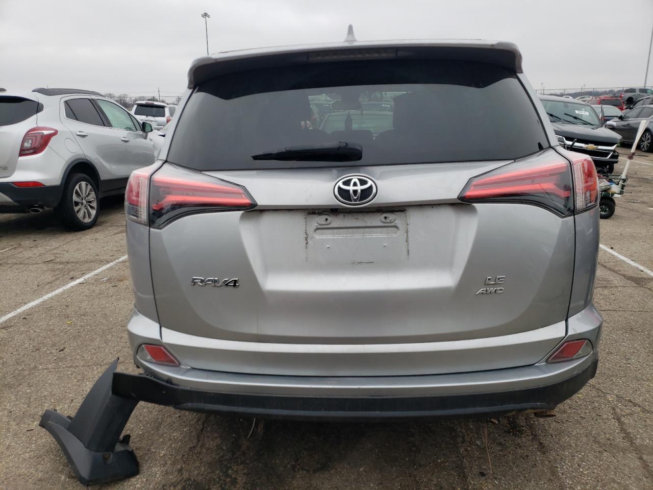 Photo 5 VIN: 2T3BFREV4HW626688 - TOYOTA RAV 4 