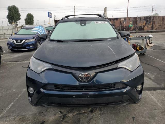 Photo 4 VIN: 2T3BFREV4JW721502 - TOYOTA RAV4 LE 