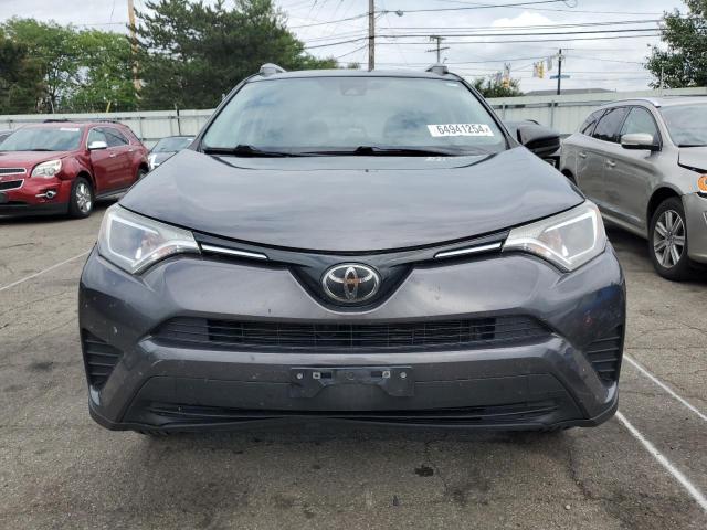 Photo 4 VIN: 2T3BFREV4JW743970 - TOYOTA RAV4 LE 