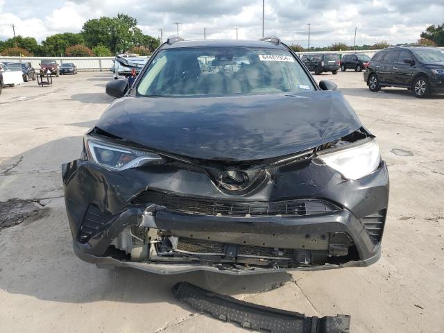 Photo 4 VIN: 2T3BFREV5JW727082 - TOYOTA RAV4 LE 