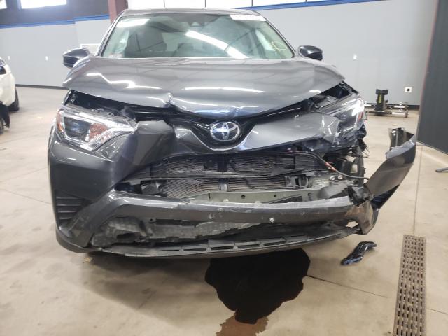 Photo 8 VIN: 2T3BFREV5JW855645 - TOYOTA RAV4 LE 