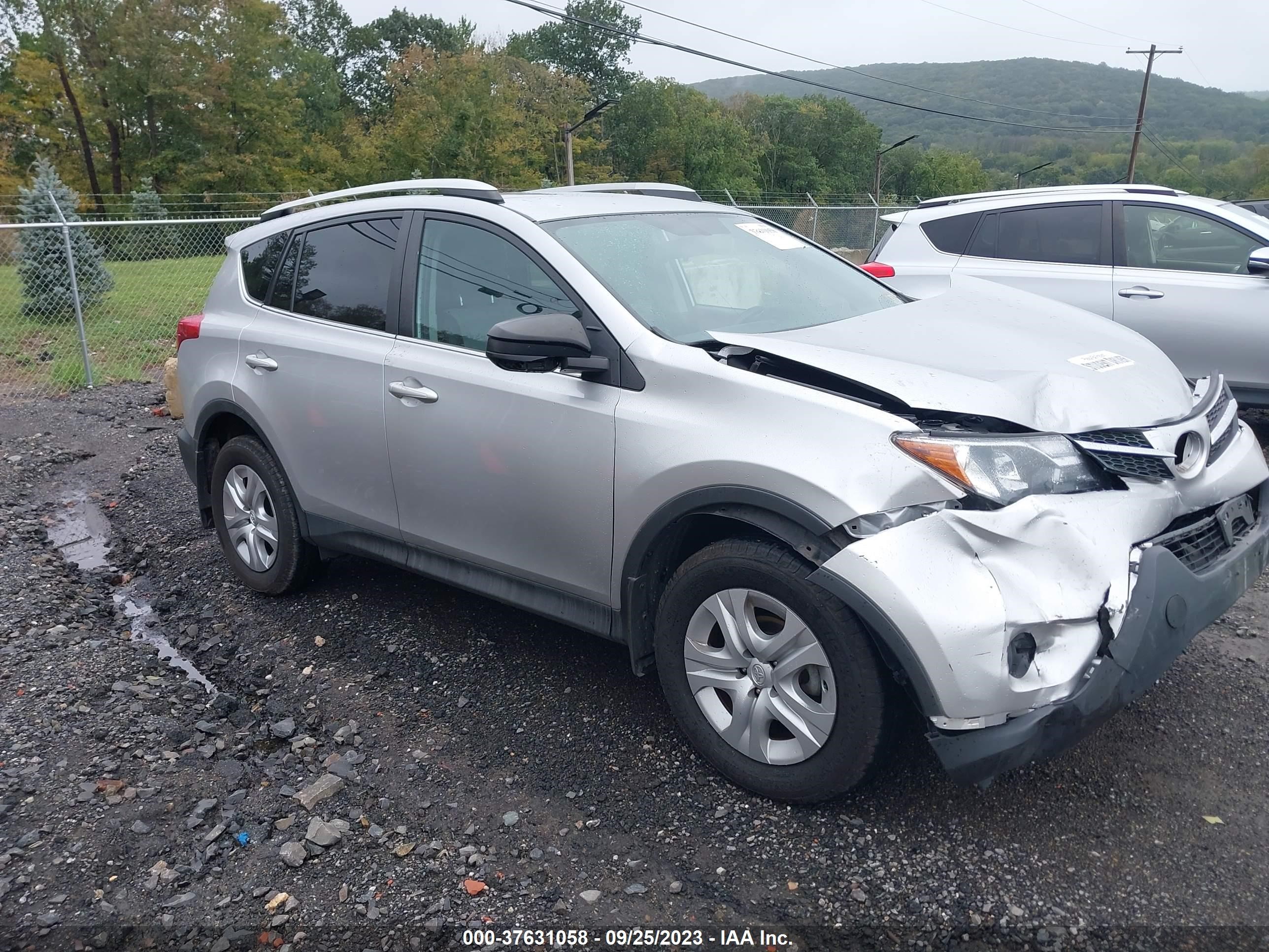 Photo 0 VIN: 2T3BFREV6FW347305 - TOYOTA RAV 4 