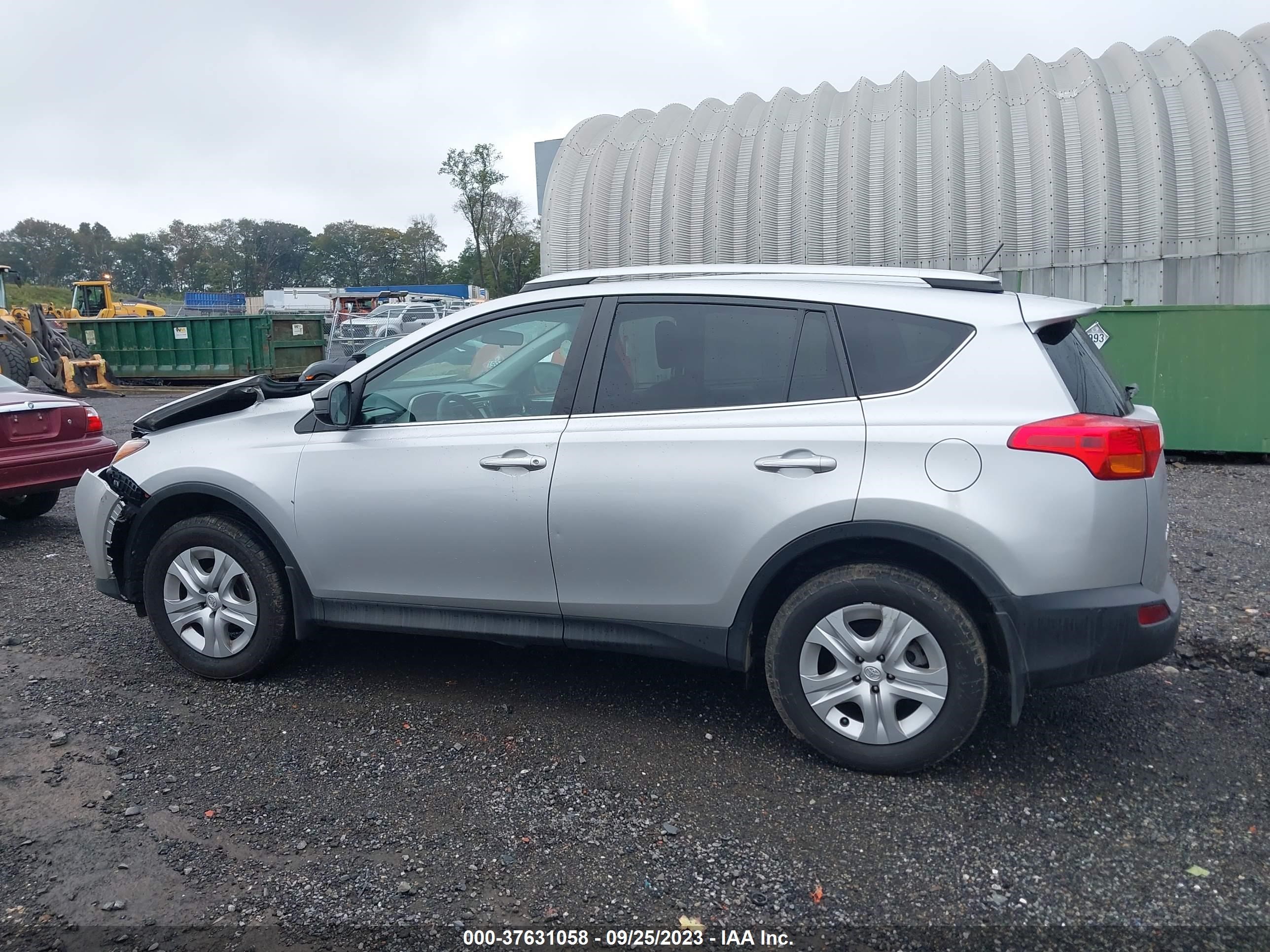 Photo 13 VIN: 2T3BFREV6FW347305 - TOYOTA RAV 4 