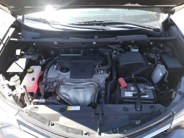 Photo 6 VIN: 2T3BFREV6HW658350 - TOYOTA RAV4 LE 