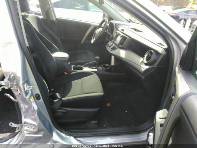 Photo 4 VIN: 2T3BFREV6JW756901 - TOYOTA RAV4 