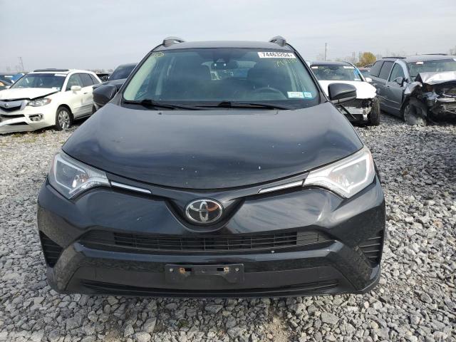 Photo 4 VIN: 2T3BFREV6JW798288 - TOYOTA RAV4 LE 