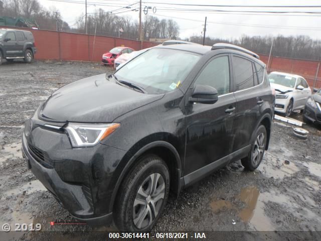 Photo 3 VIN: 2T3BFREV6JW813470 - TOYOTA RAV4 