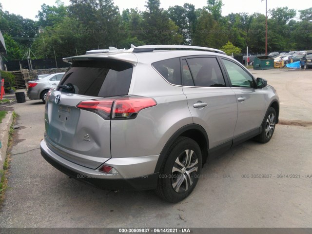 Photo 3 VIN: 2T3BFREV6JW856920 - TOYOTA RAV4 