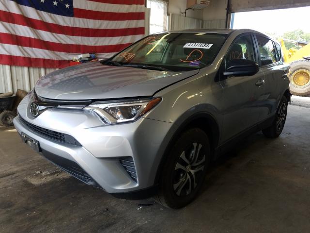 Photo 1 VIN: 2T3BFREV7JW721736 - TOYOTA RAV4 LE 