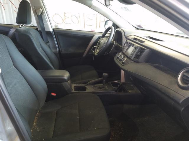 Photo 4 VIN: 2T3BFREV7JW721736 - TOYOTA RAV4 LE 