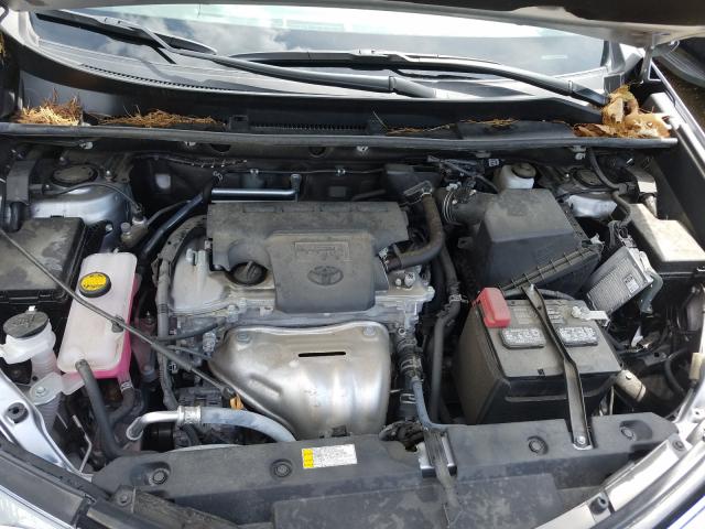 Photo 6 VIN: 2T3BFREV7JW721736 - TOYOTA RAV4 LE 