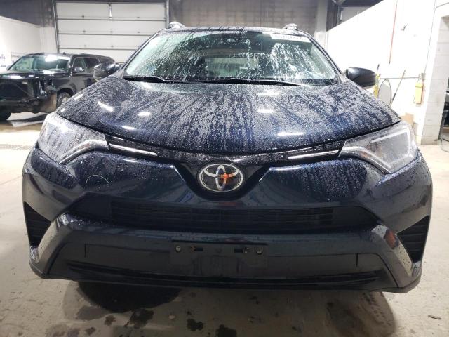 Photo 4 VIN: 2T3BFREV7JW764442 - TOYOTA RAV4 LE 