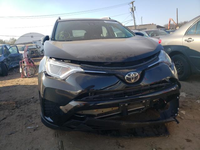 Photo 8 VIN: 2T3BFREV7JW846123 - TOYOTA RAV4 LE 