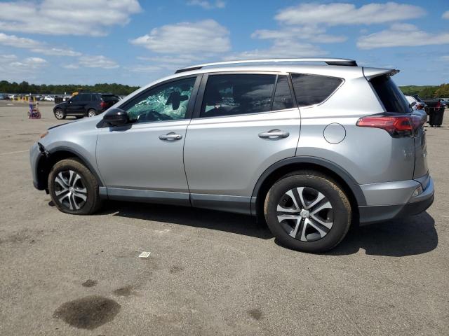 Photo 1 VIN: 2T3BFREV8JW752512 - TOYOTA RAV4 LE 