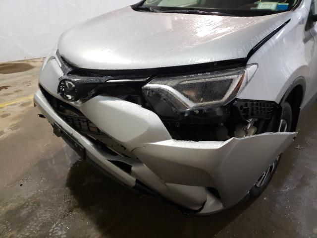 Photo 8 VIN: 2T3BFREV9HW583790 - TOYOTA RAV4 LE 