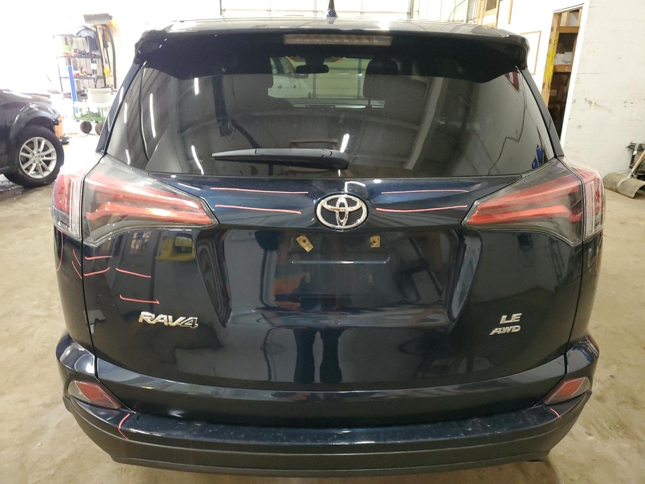 Photo 5 VIN: 2T3BFREV9HW677104 - TOYOTA RAV 4 