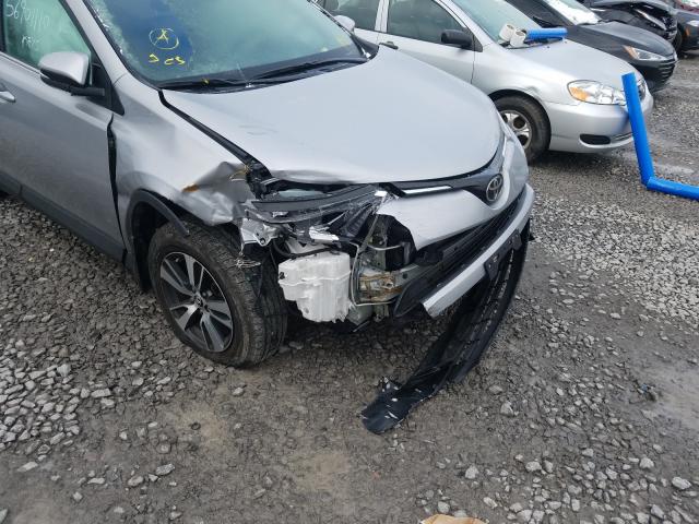 Photo 8 VIN: 2T3BFREV9JW739056 - TOYOTA RAV4 LE 