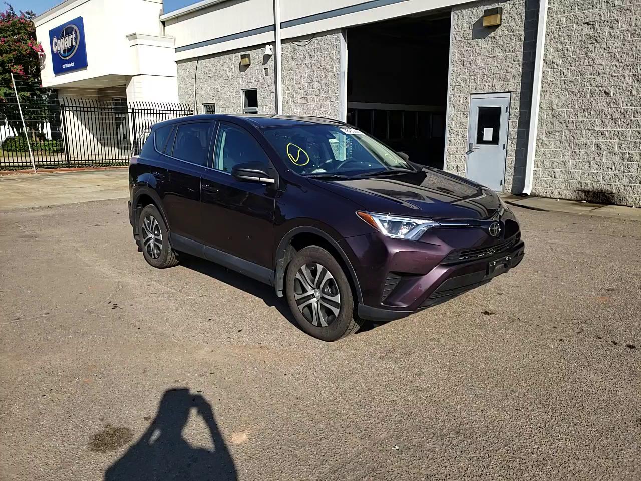 Photo 10 VIN: 2T3BFREV9JW750574 - TOYOTA RAV4 LE 