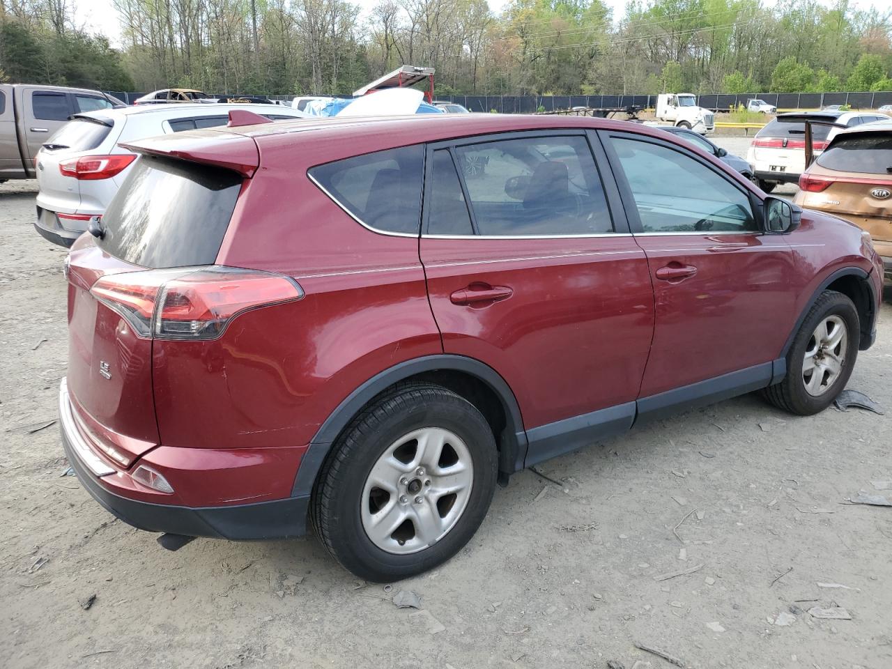 Photo 2 VIN: 2T3BFREV9JW774812 - TOYOTA RAV 4 