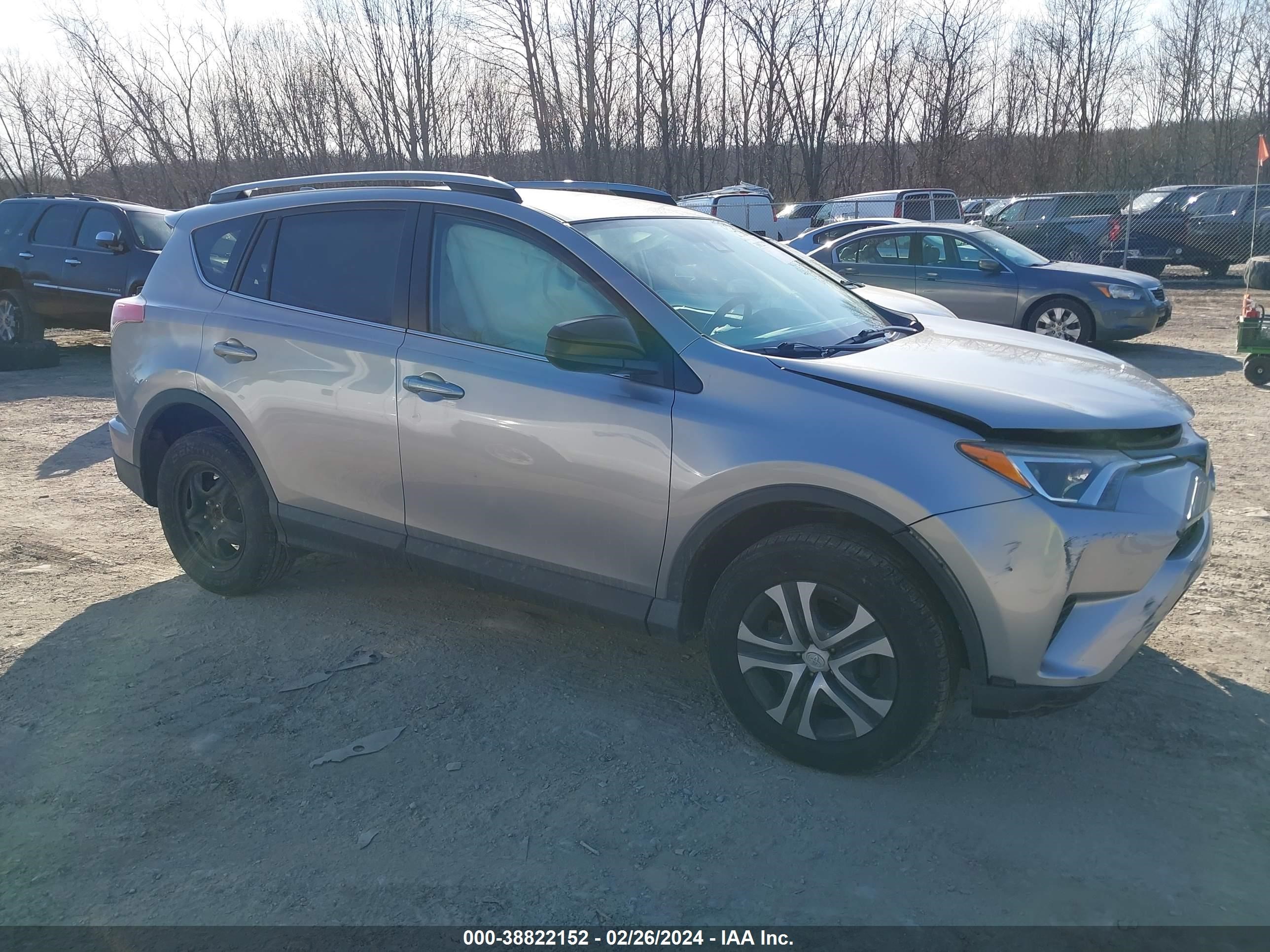 Photo 0 VIN: 2T3BFREVXHW582132 - TOYOTA RAV 4 