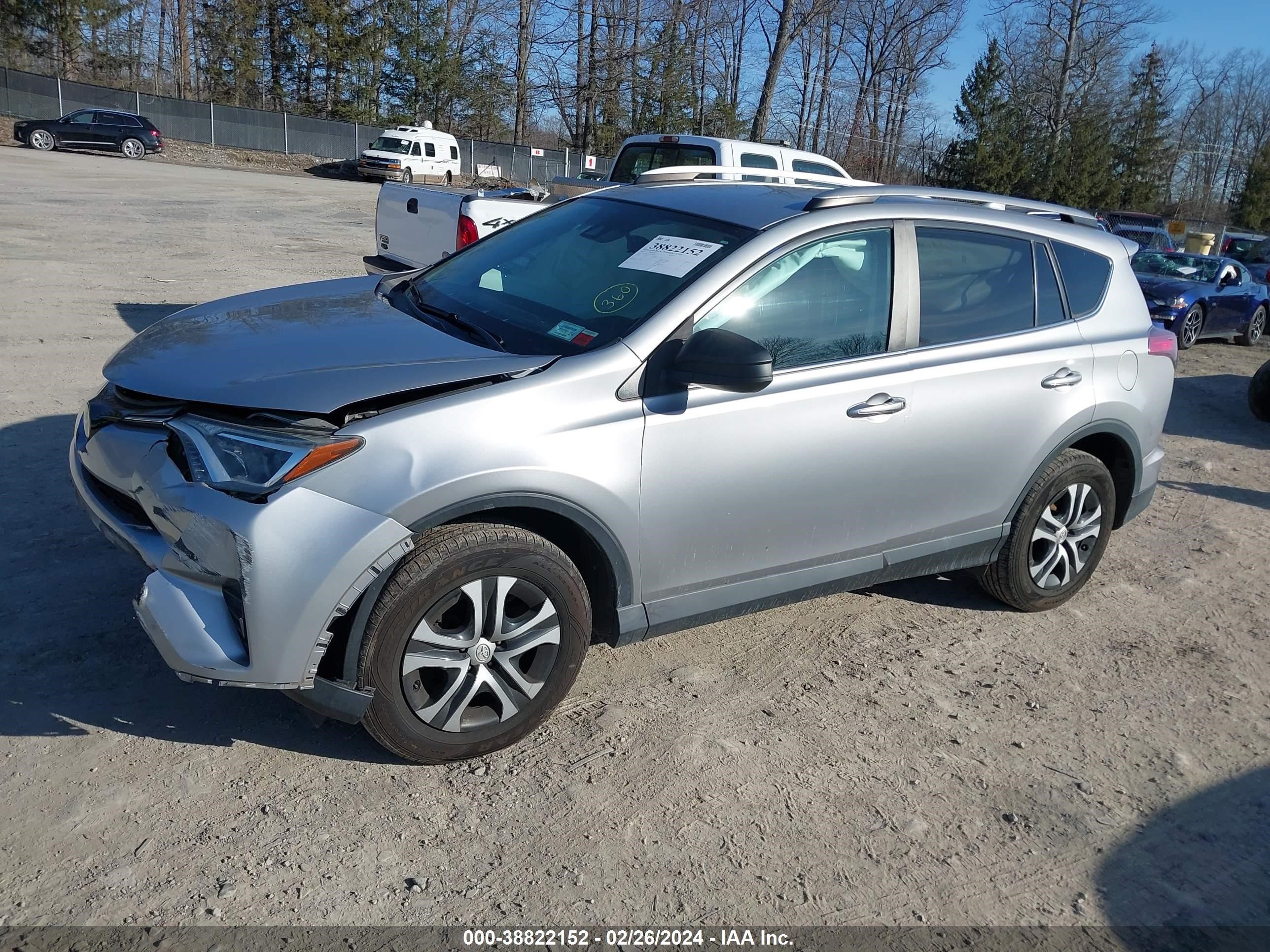 Photo 1 VIN: 2T3BFREVXHW582132 - TOYOTA RAV 4 