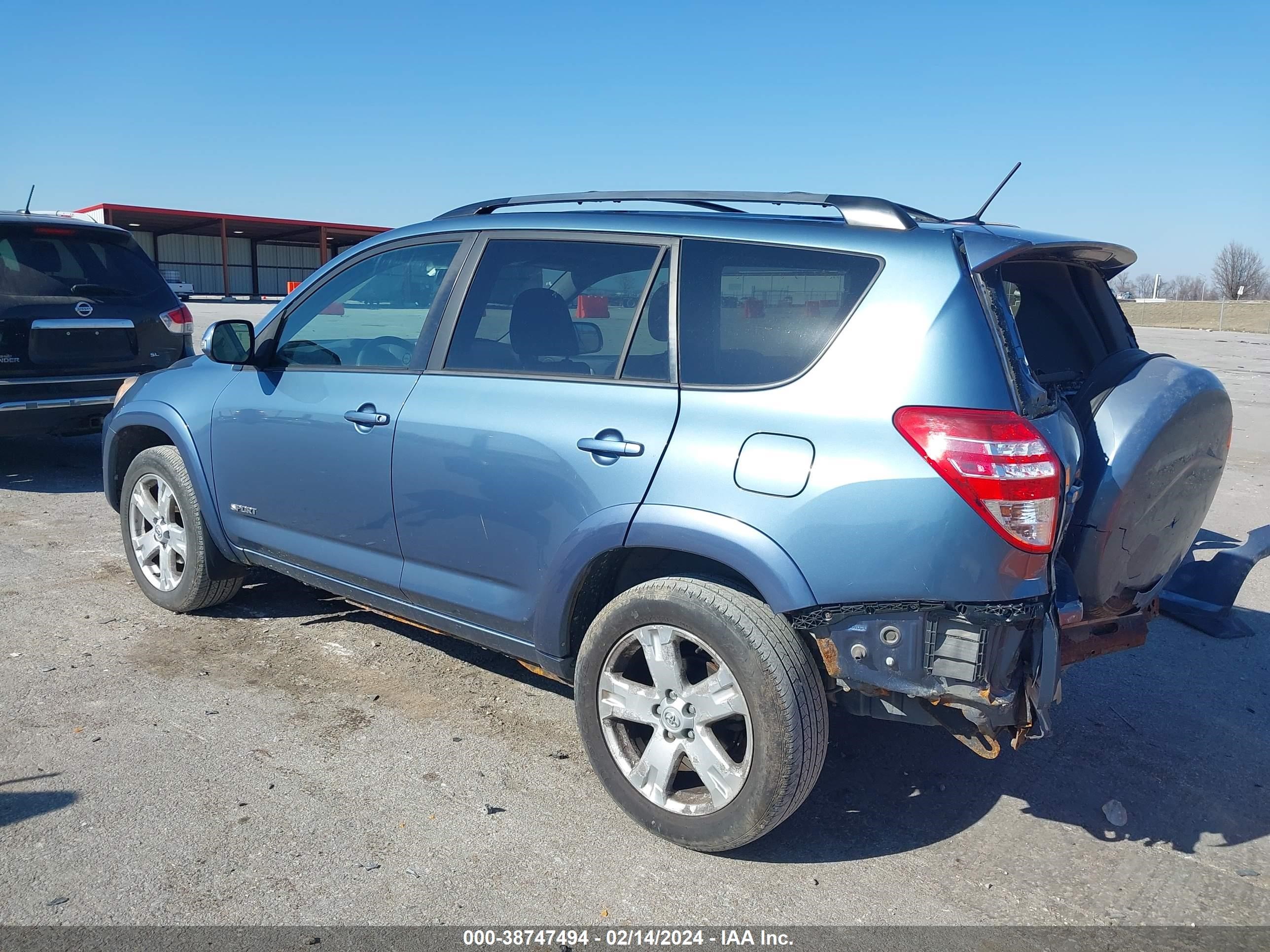 Photo 2 VIN: 2T3BK32V59W004390 - TOYOTA RAV 4 