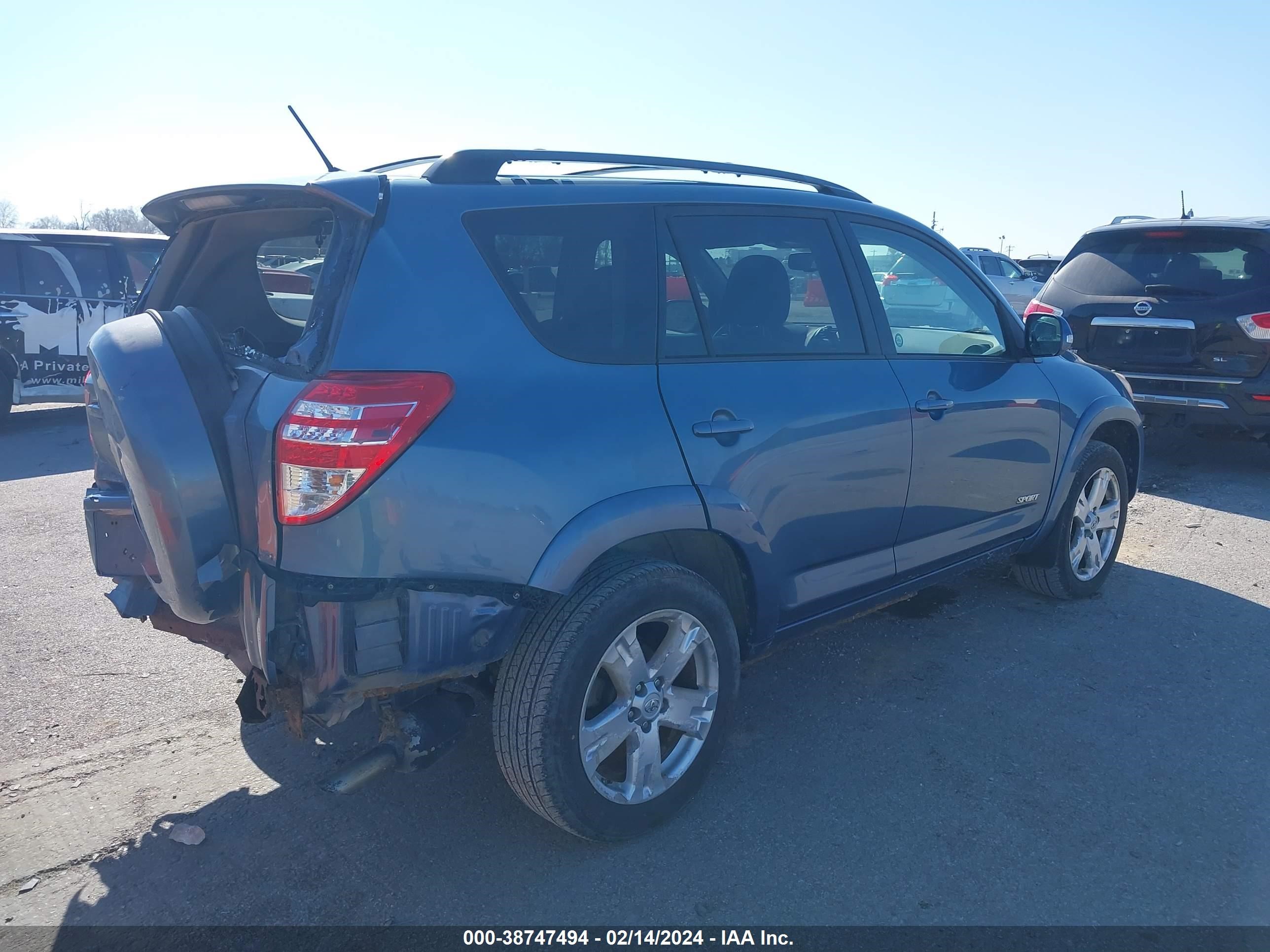 Photo 3 VIN: 2T3BK32V59W004390 - TOYOTA RAV 4 