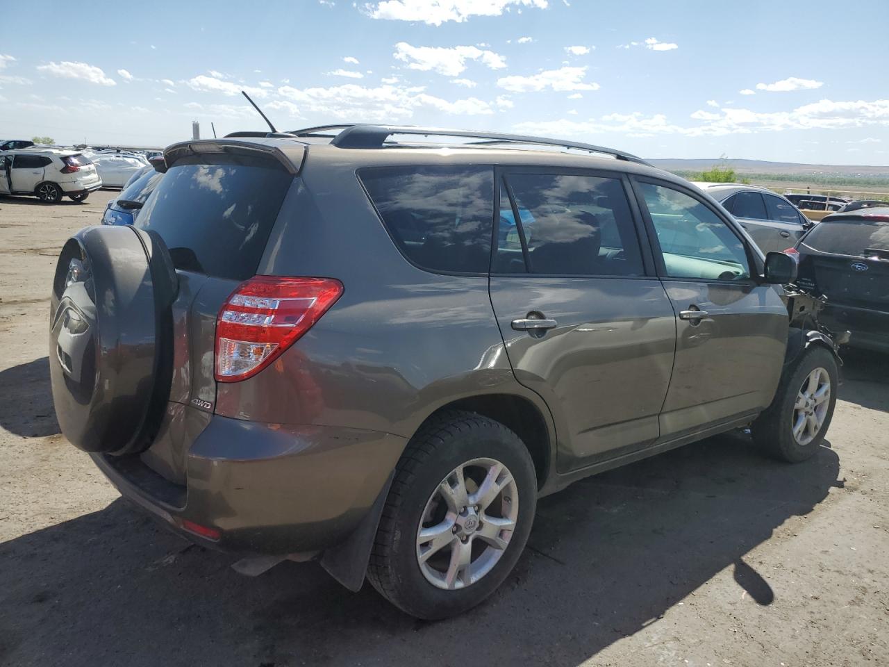 Photo 2 VIN: 2T3BK4DV2BW052356 - TOYOTA RAV 4 