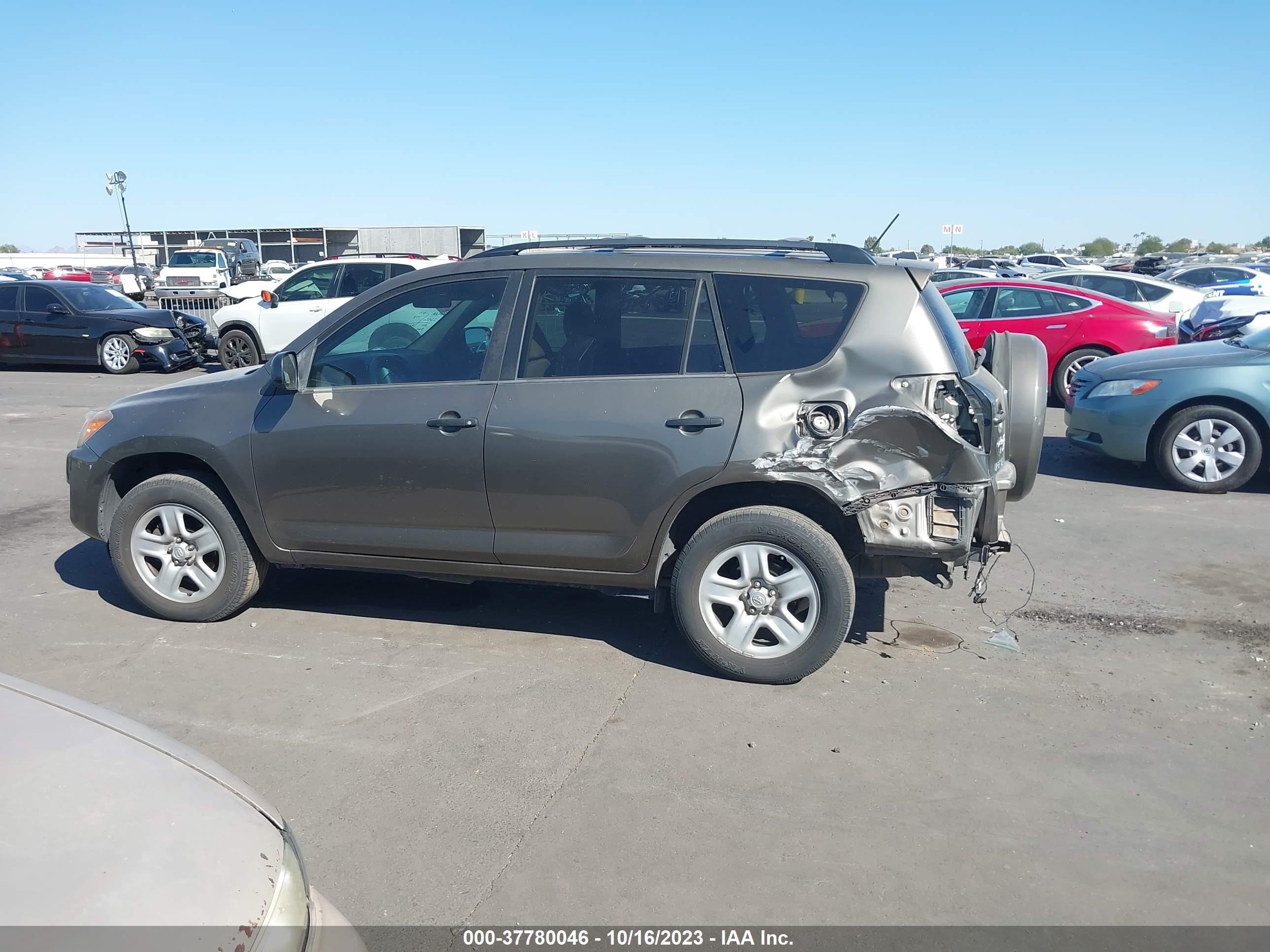 Photo 13 VIN: 2T3BK4DV3CW070947 - TOYOTA RAV 4 