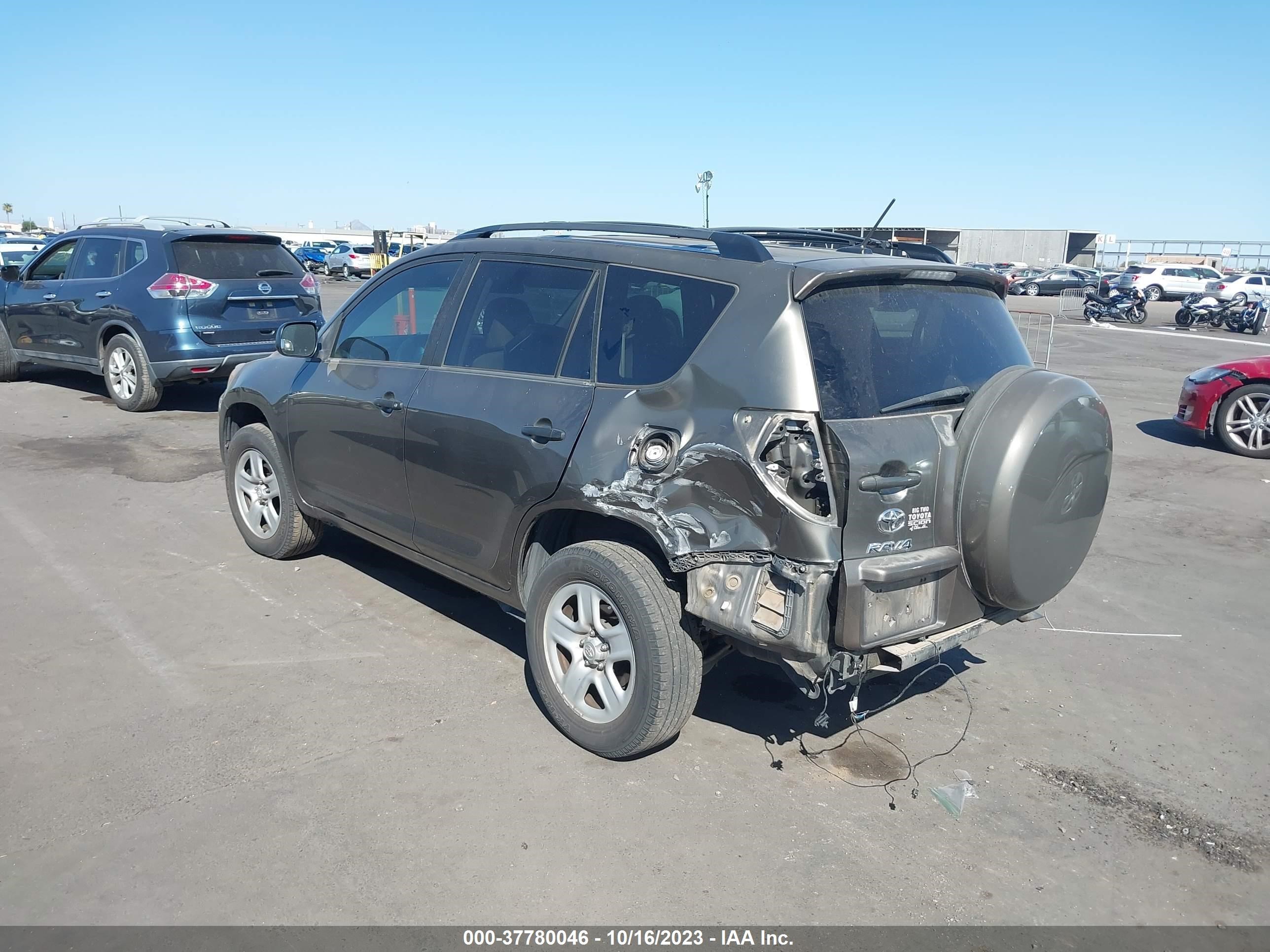 Photo 2 VIN: 2T3BK4DV3CW070947 - TOYOTA RAV 4 