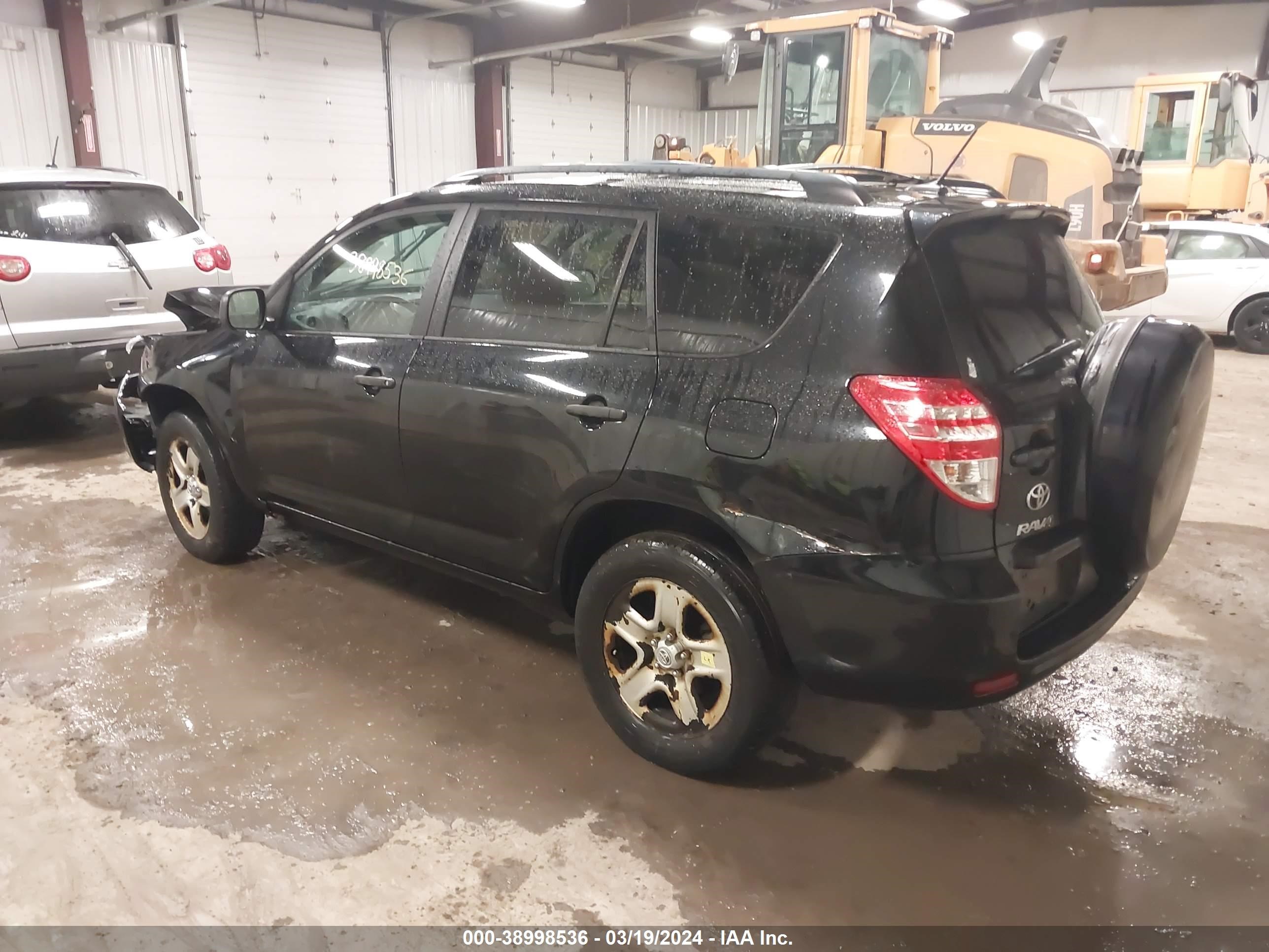 Photo 2 VIN: 2T3BK4DV9BW060759 - TOYOTA RAV4 