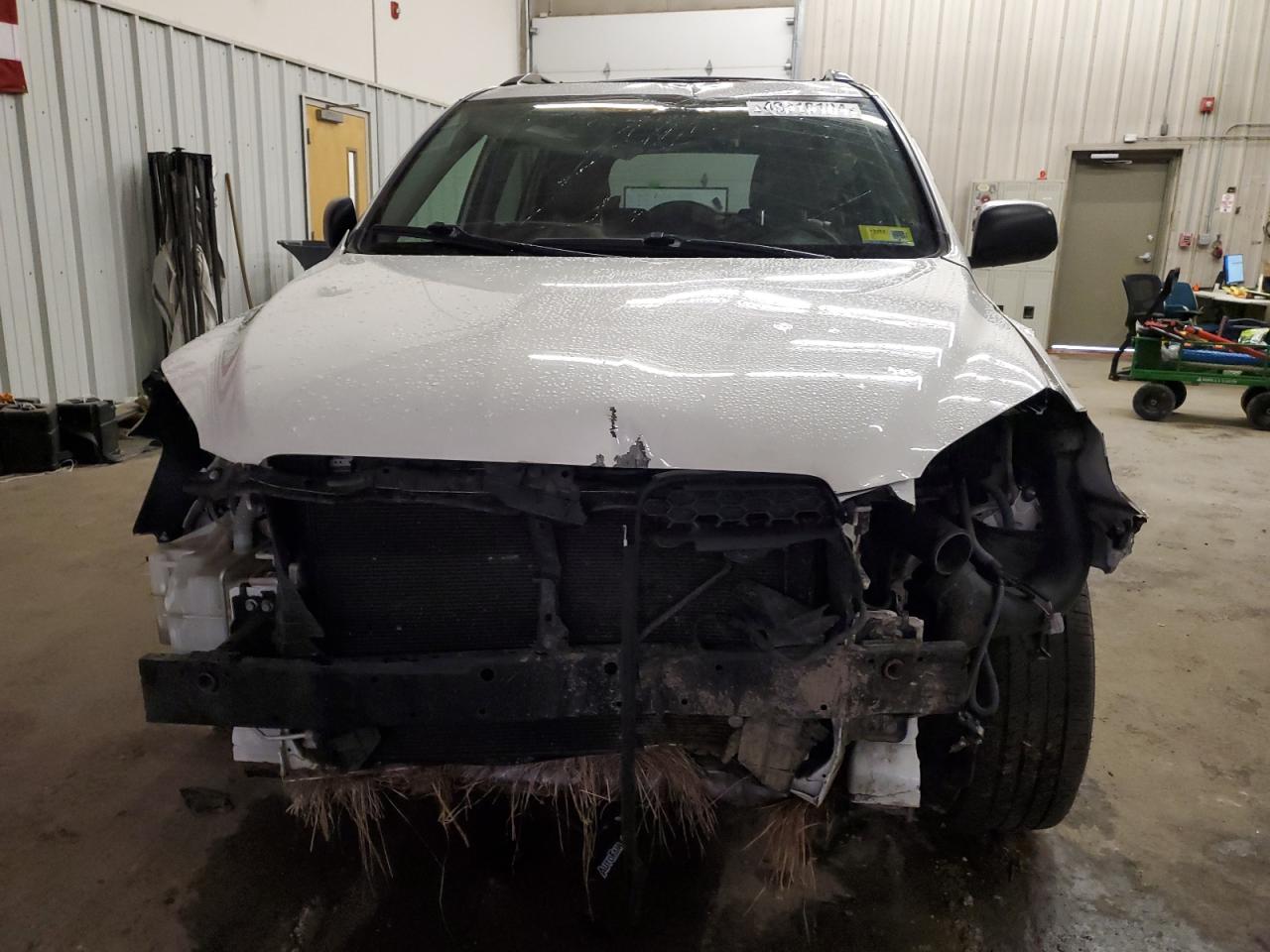 Photo 4 VIN: 2T3BK4DVXBW041041 - TOYOTA RAV 4 