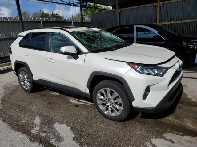 Photo 3 VIN: 2T3C1RFV2MW118182 - TOYOTA RAV4 XLE P 