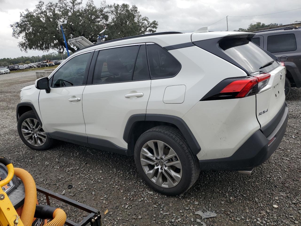 Photo 1 VIN: 2T3C1RFV5NW232100 - TOYOTA RAV 4 