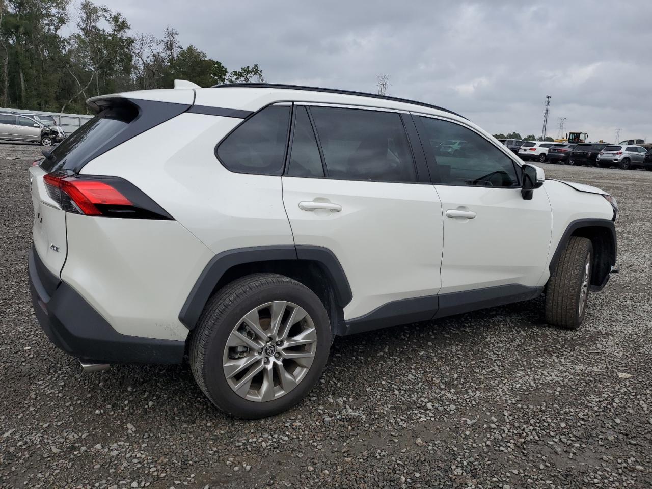 Photo 2 VIN: 2T3C1RFV5NW232100 - TOYOTA RAV 4 