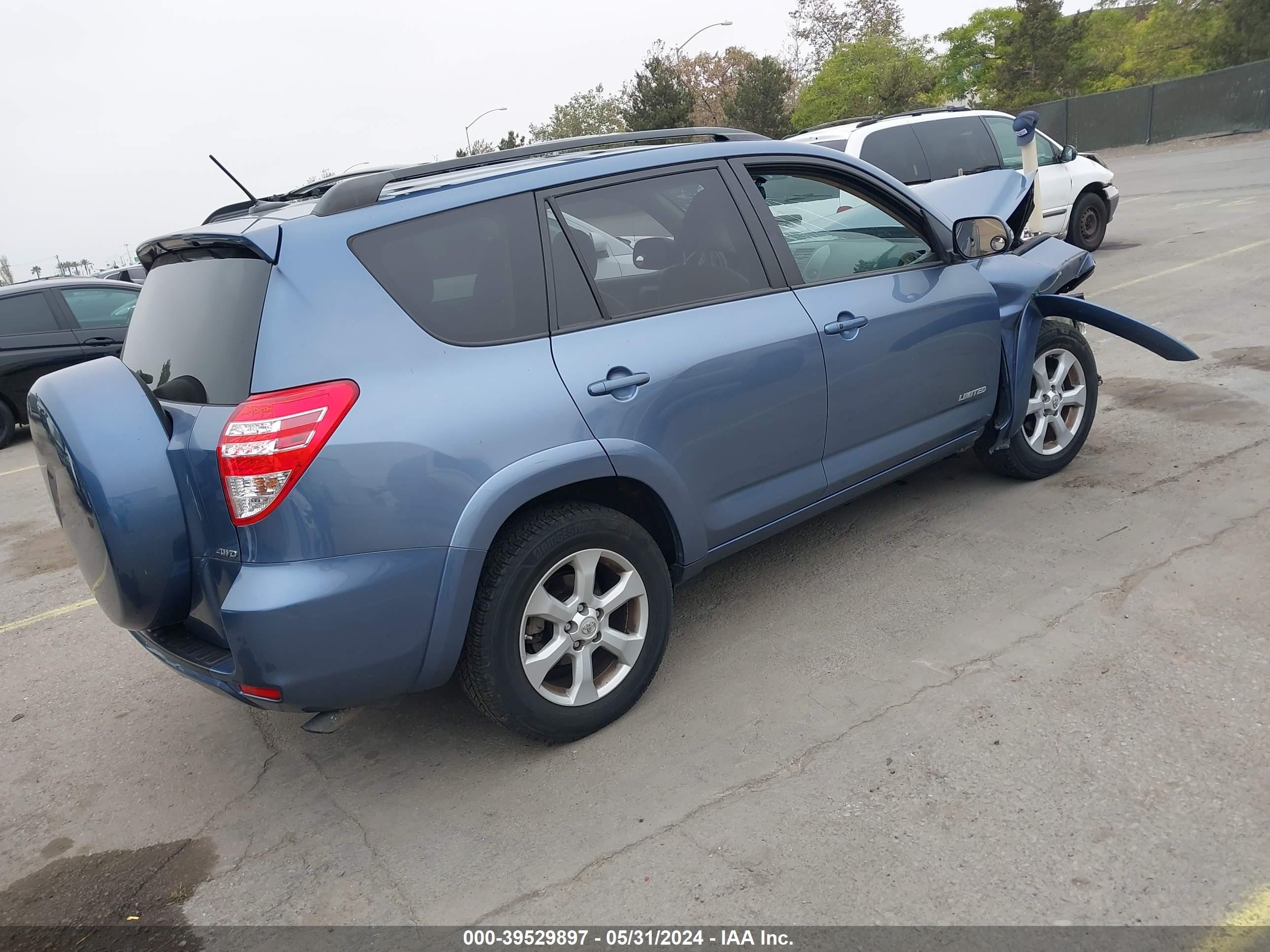 Photo 3 VIN: 2T3DF4DV1CW208773 - TOYOTA RAV 4 