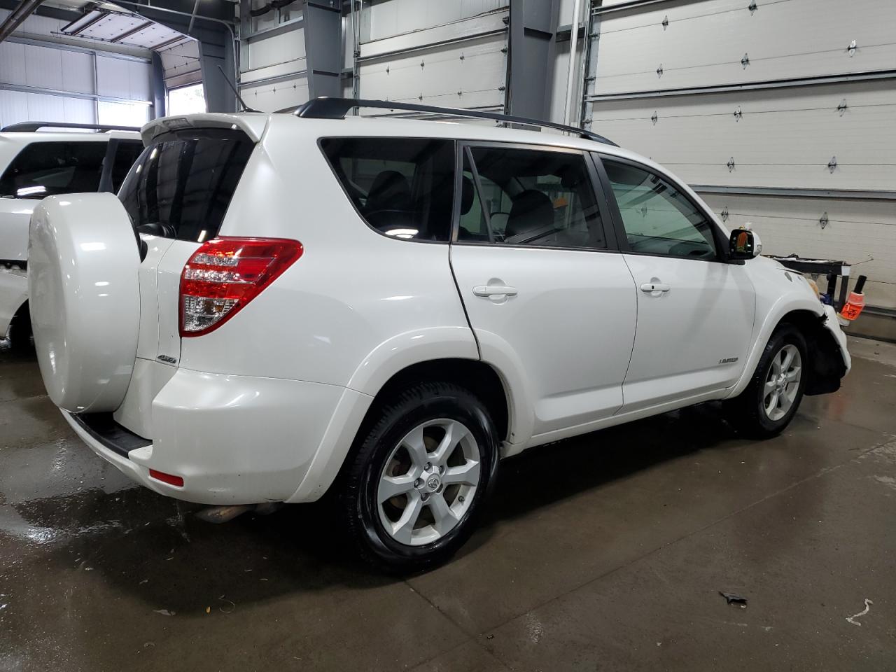 Photo 2 VIN: 2T3DF4DV2BW167696 - TOYOTA RAV 4 