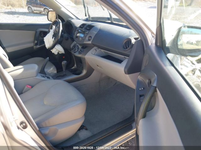 Photo 4 VIN: 2T3DF4DV6AW028914 - TOYOTA RAV4 