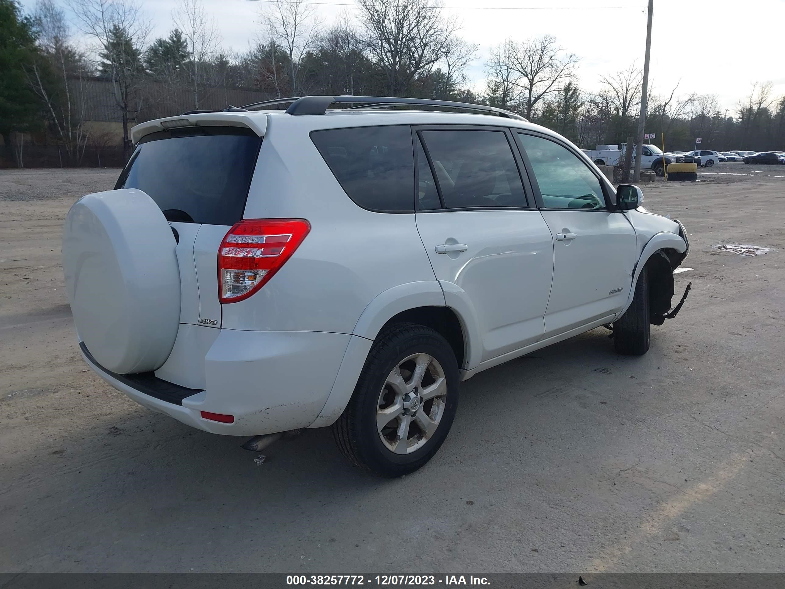 Photo 3 VIN: 2T3DF4DV9AW035128 - TOYOTA RAV 4 