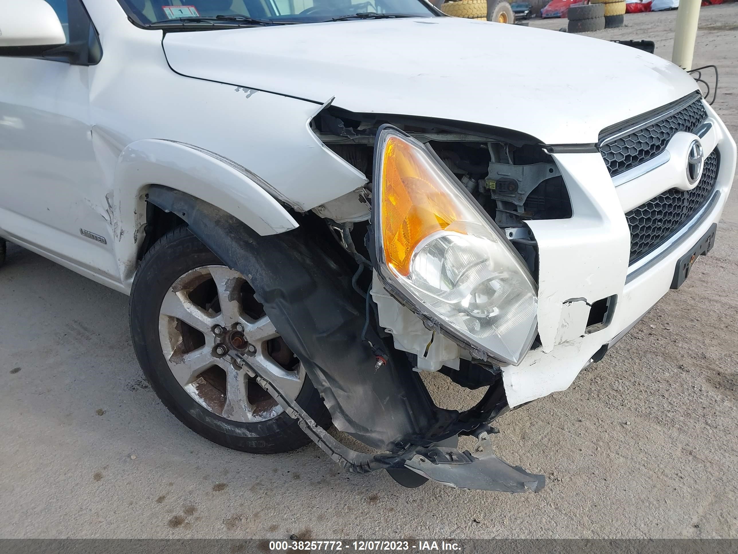 Photo 5 VIN: 2T3DF4DV9AW035128 - TOYOTA RAV 4 