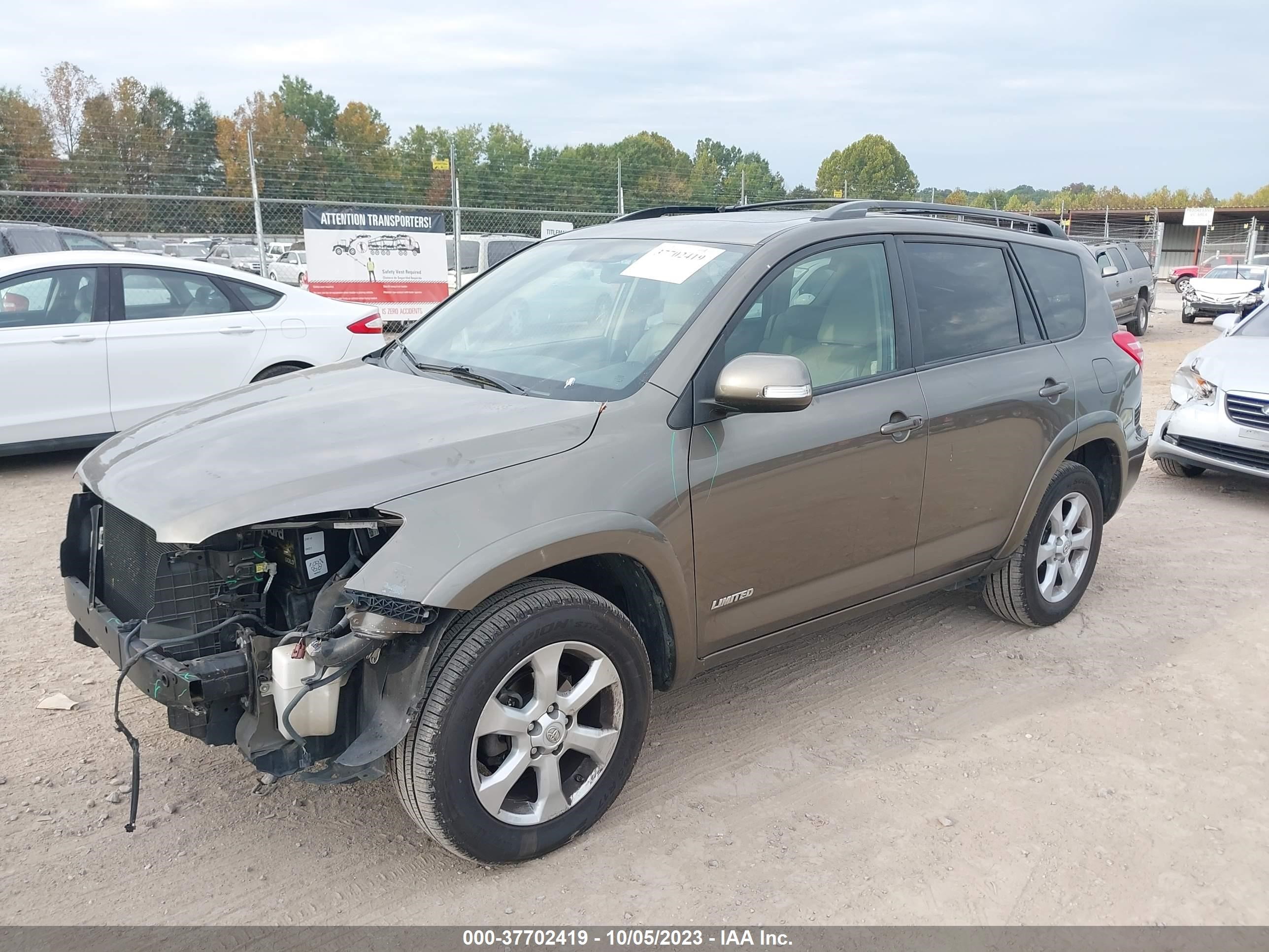 Photo 1 VIN: 2T3DF4DV9BW131021 - TOYOTA RAV 4 