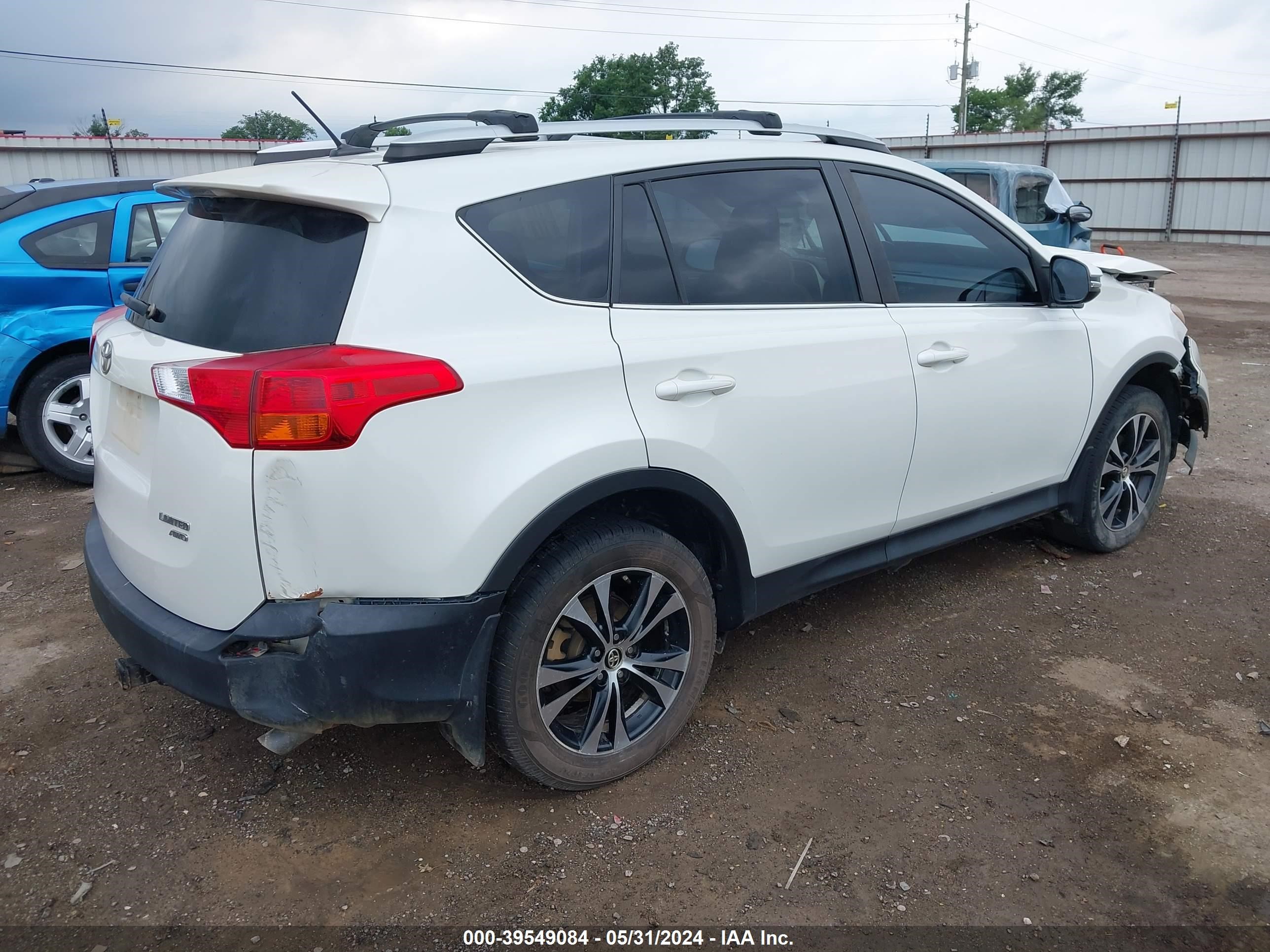 Photo 3 VIN: 2T3DFREV0FW329262 - TOYOTA RAV 4 