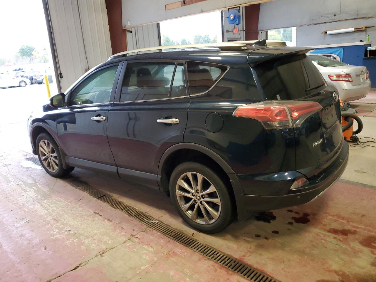 Photo 1 VIN: 2T3DFREVXHW615235 - TOYOTA RAV 4 